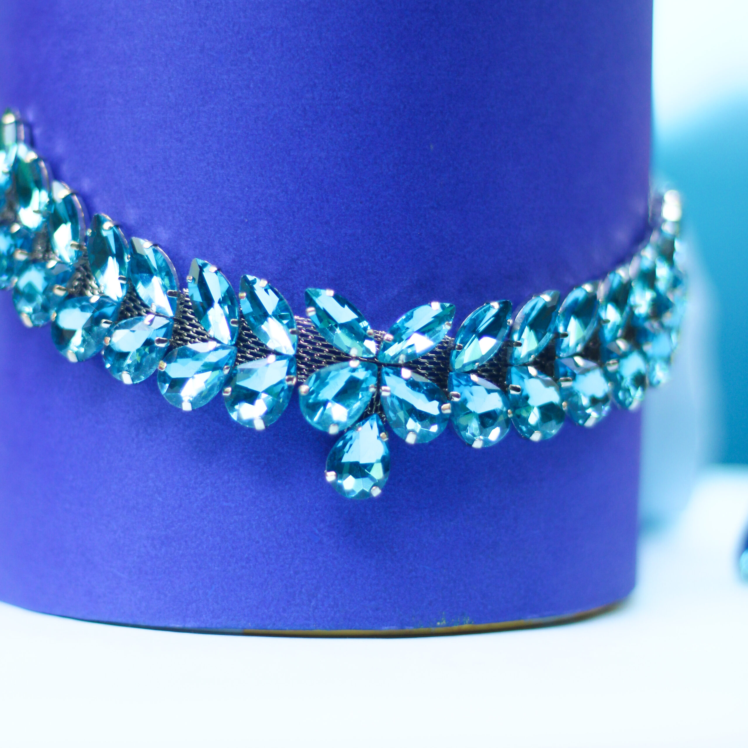 Korean Glass Stone Deep Vivid Sky Jewellery Necklace Set